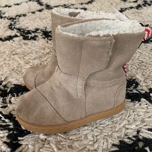 Toms Sherpa Lined Boots for tots